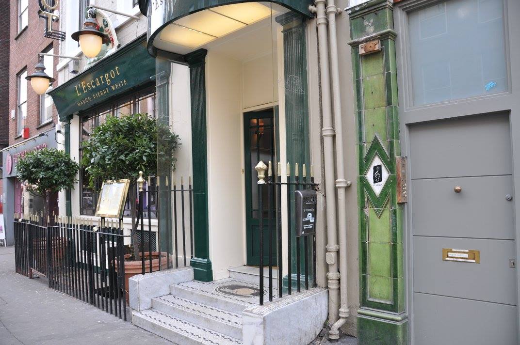 مطعم الإسكرجو "الحلزون" الشهير في حيّ سوهو في لندن.

The renowned L'Escargot Restaurant (The Snail) in Soho.
  , Electronic Village, His excellency mohammed ahmed khalifa al suwaidi, Arabic Poetry, Arabic Knowledge, arabic articles, astrology, science museum, art museum,goethe museum, alwaraq, arab poet, arabic poems, Arabic Books,Arabic Quiz, القرية الإلكترونية  , محمد أحمد خليفة السويدي  , محمد أحمد  السويدي ,  محمد    السويدي ,  محمد  سويدي , mohammed al suwaidi, mohammed al sowaidi,mohammed suwaidi, mohammed sowaidi, mohammad alsuwaidi, mohammad alsowaidi, mohammed ahmed alsuwaidi, محمد السويدي , محمد أحمد  السويدي , muhammed alsuwaidi,muhammed suwaidi 