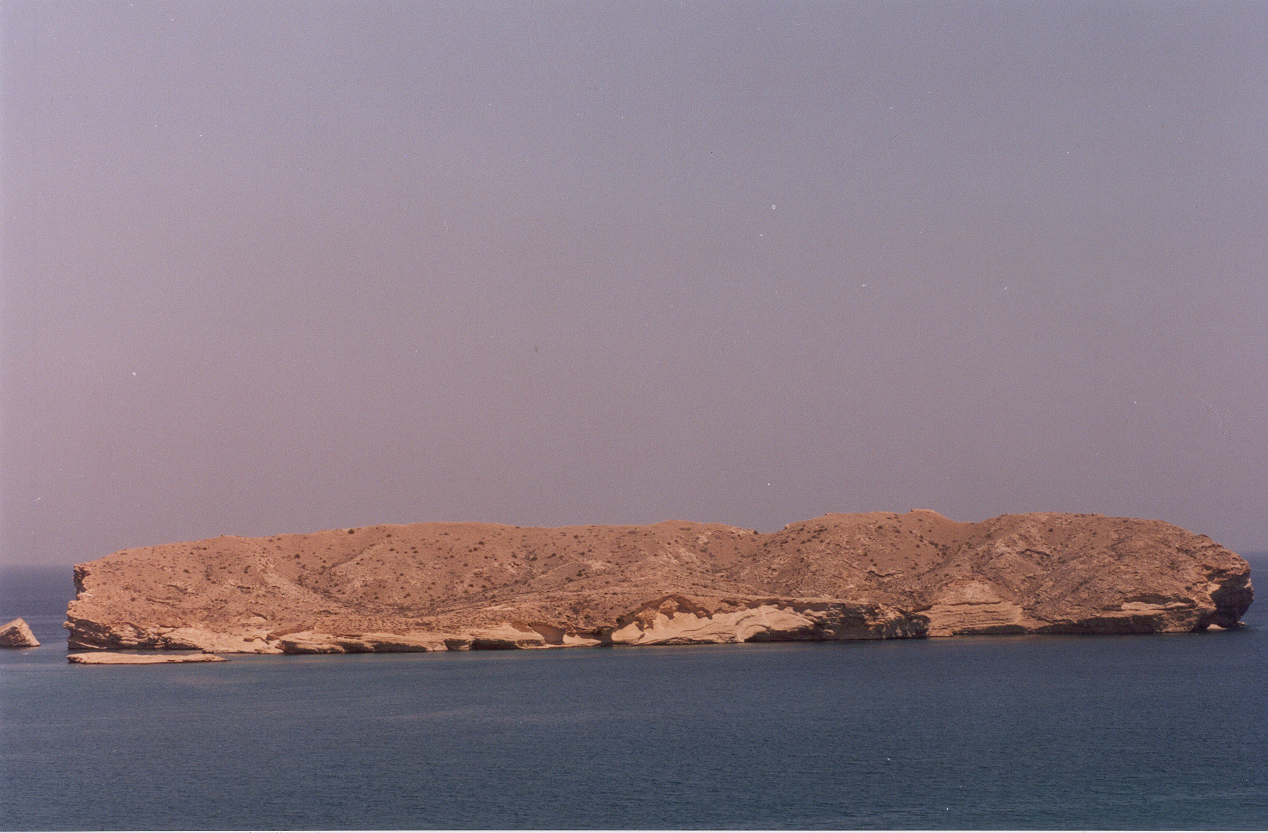   منظر للخيران والجزر الصخريه في شاطىء الجصه بخليج عمان , Electronic Village, His excellency mohammed ahmed khalifa al suwaidi, Arabic Poetry, Arabic Knowledge, arabic articles, astrology, science museum, art museum,goethe museum, alwaraq, arab poet, arabic poems, Arabic Books,Arabic Quiz, القرية الإلكترونية  , محمد أحمد خليفة السويدي  , محمد أحمد  السويدي ,  محمد    السويدي ,  محمد  سويدي , mohammed al suwaidi, mohammed al sowaidi,mohammed suwaidi, mohammed sowaidi, mohammad alsuwaidi, mohammad alsowaidi, mohammed ahmed alsuwaidi, محمد السويدي , محمد أحمد  السويدي , muhammed alsuwaidi,muhammed suwaidi 