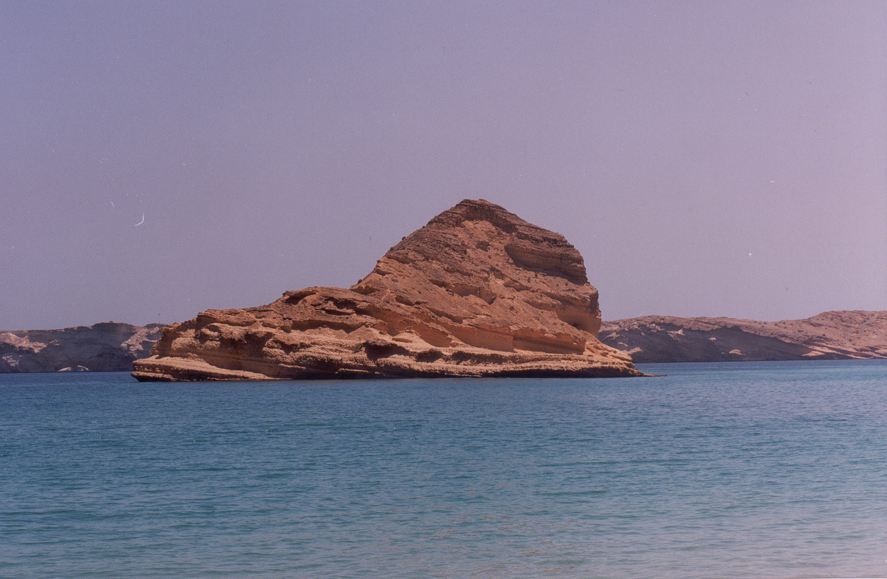   منظر للخيران والجزر الصخريه في شاطىء الجصه بخليج عمان , Electronic Village, His excellency mohammed ahmed khalifa al suwaidi, Arabic Poetry, Arabic Knowledge, arabic articles, astrology, science museum, art museum,goethe museum, alwaraq, arab poet, arabic poems, Arabic Books,Arabic Quiz, القرية الإلكترونية  , محمد أحمد خليفة السويدي  , محمد أحمد  السويدي ,  محمد    السويدي ,  محمد  سويدي , mohammed al suwaidi, mohammed al sowaidi,mohammed suwaidi, mohammed sowaidi, mohammad alsuwaidi, mohammad alsowaidi, mohammed ahmed alsuwaidi, محمد السويدي , محمد أحمد  السويدي , muhammed alsuwaidi,muhammed suwaidi 
