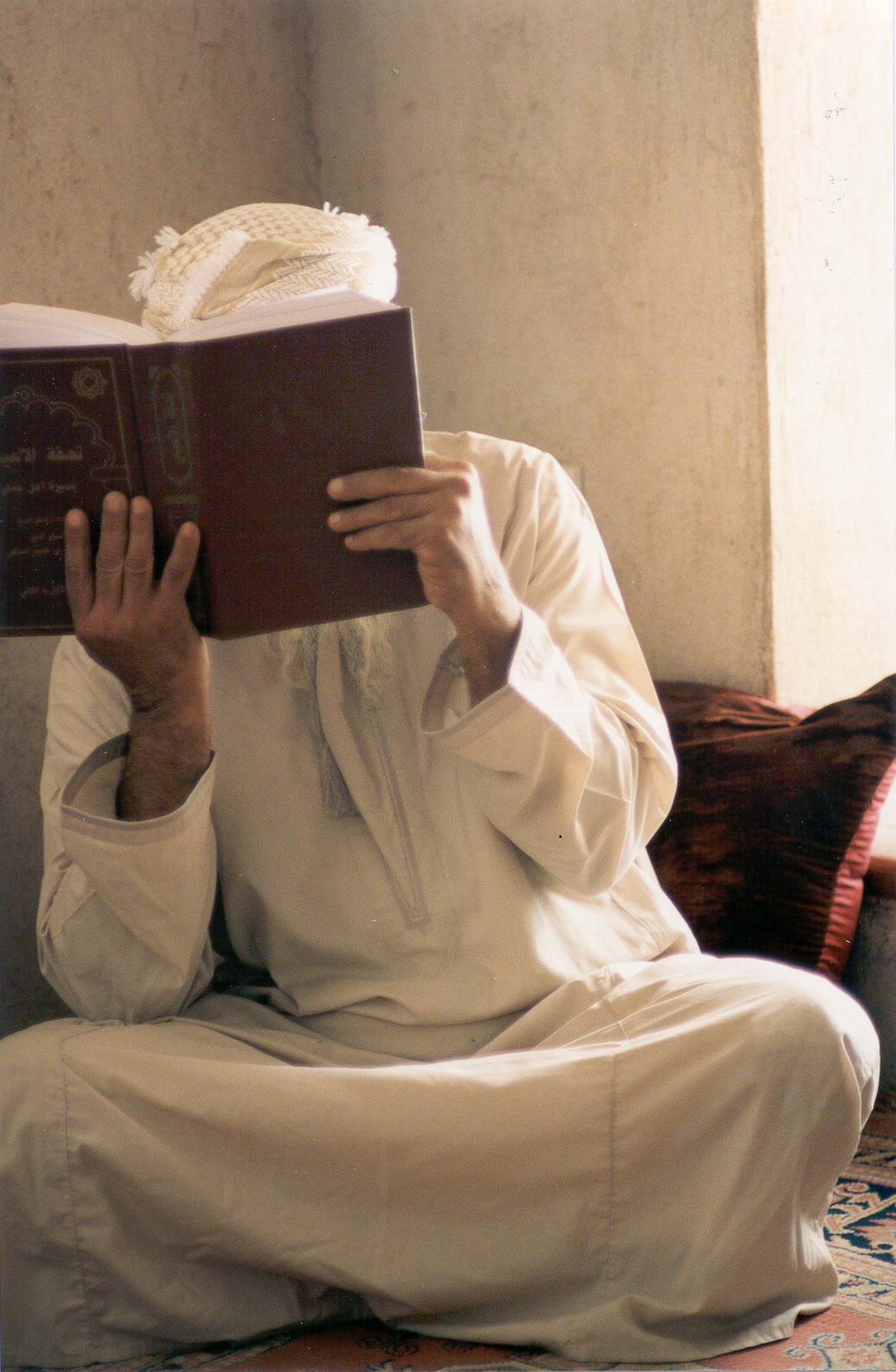 بورتريه لحارس قلعة نزوى وهو يقرأ كتاب, Electronic Village, His excellency mohammed ahmed khalifa al suwaidi, Arabic Poetry, Arabic Knowledge, arabic articles, astrology, science museum, art museum,goethe museum, alwaraq, arab poet, arabic poems, Arabic Books,Arabic Quiz, القرية الإلكترونية  , محمد أحمد خليفة السويدي  , محمد أحمد  السويدي ,  محمد    السويدي ,  محمد  سويدي , mohammed al suwaidi, mohammed al sowaidi,mohammed suwaidi, mohammed sowaidi, mohammad alsuwaidi, mohammad alsowaidi, mohammed ahmed alsuwaidi, محمد السويدي , محمد أحمد  السويدي , muhammed alsuwaidi,muhammed suwaidi 